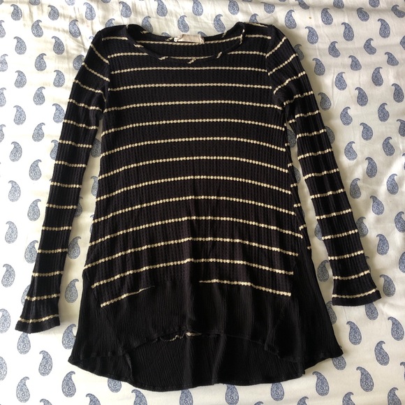 Black and white striped sweater with a tunic style - Picture 3 of 7